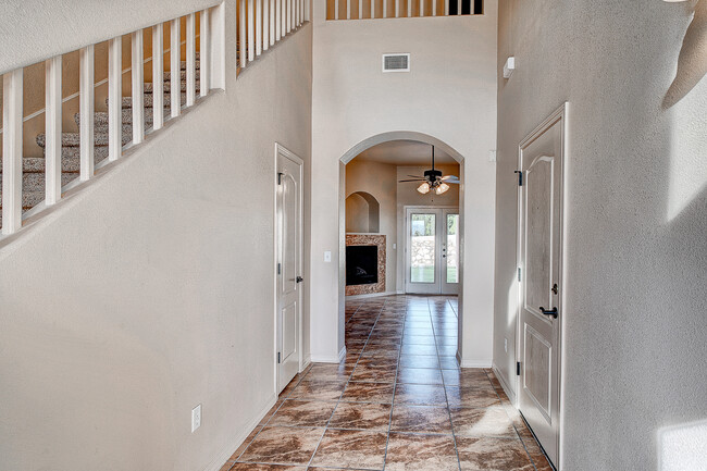 Building Photo - Eastside 3 Bedroom 2.5 Bath