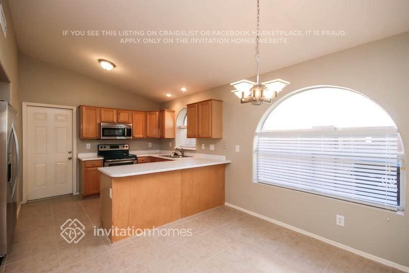 Building Photo - 12534 W Edgemont Ave