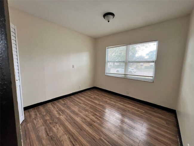 Building Photo - 347 NW 6th St