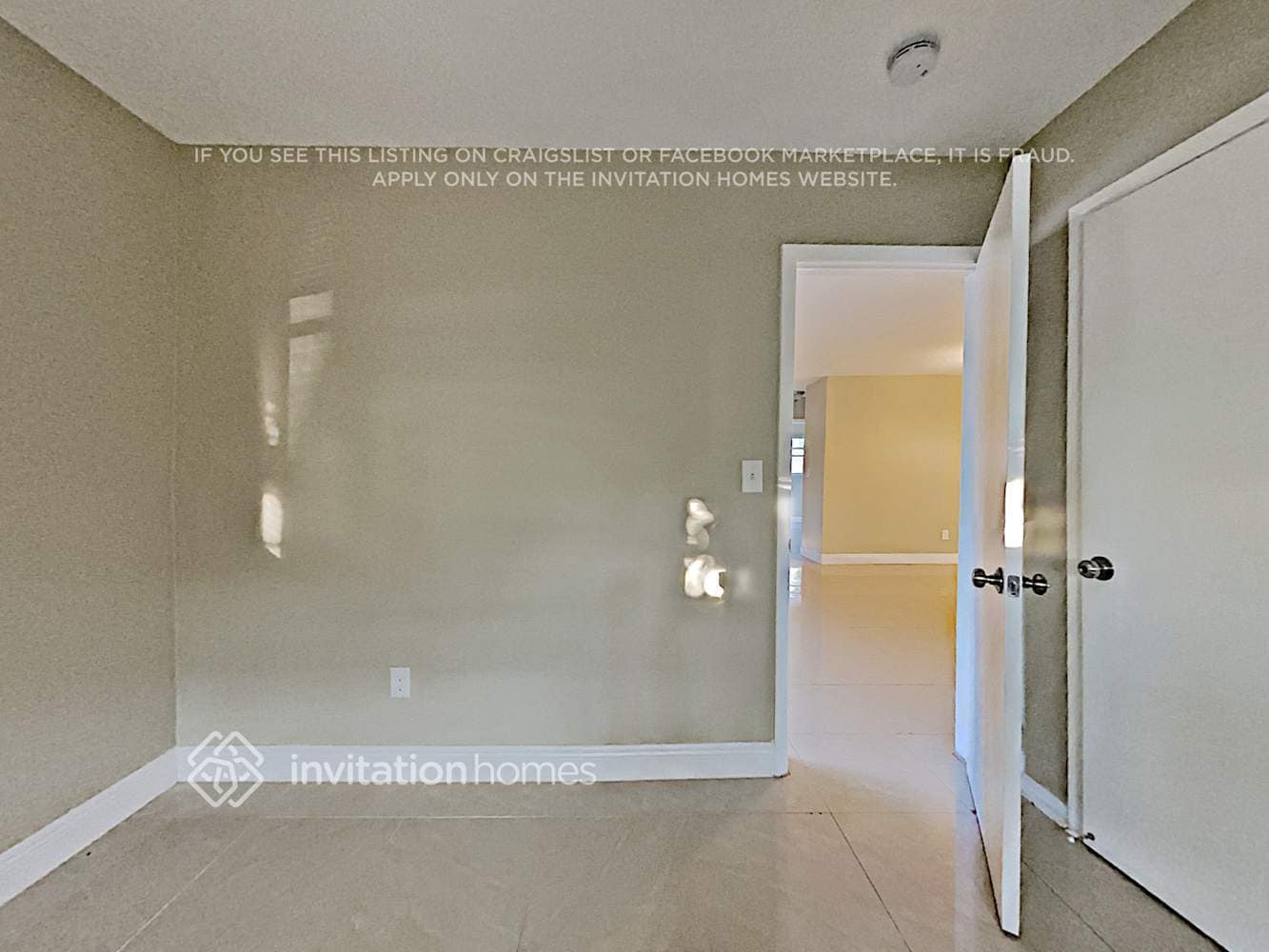 Building Photo - 5560 SW 7th Ct