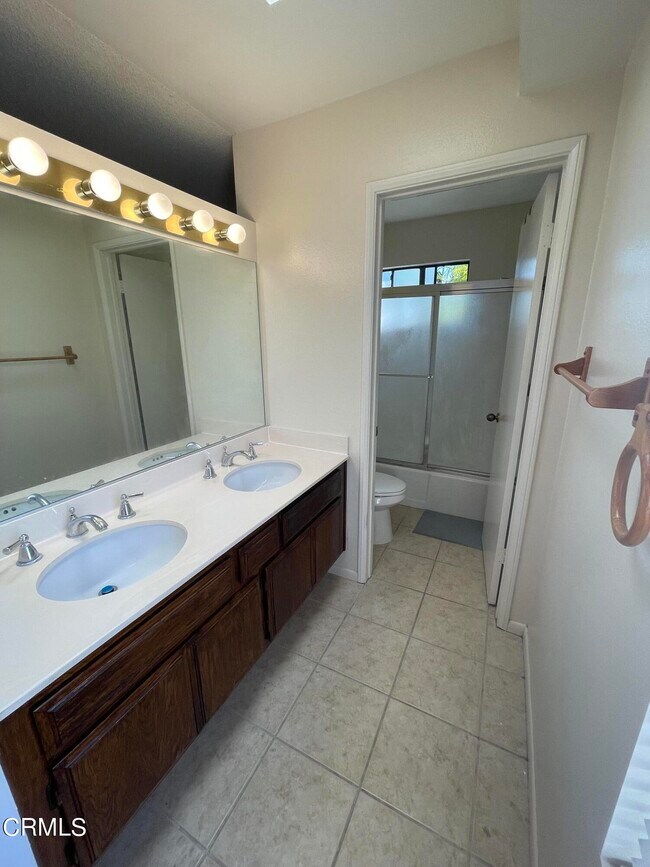 Building Photo - 1213 Cordova St