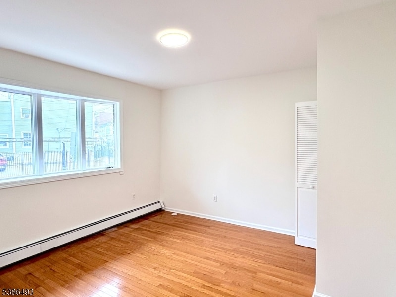 Building Photo - 82 Elm St