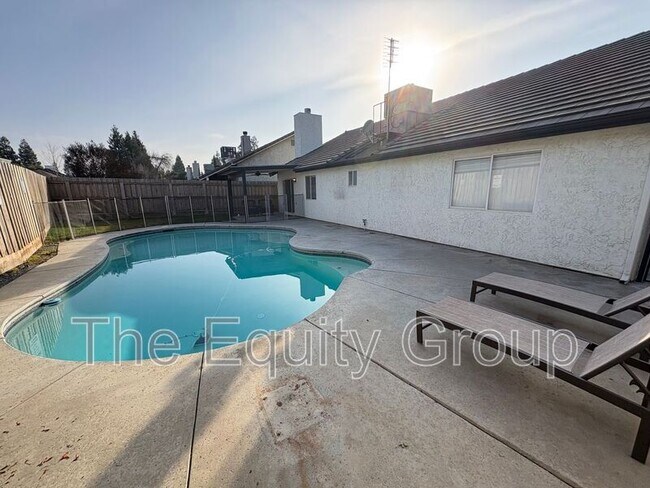 Building Photo - 3908 S Dans St