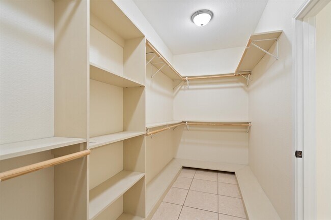 Building Photo - 206 Saddle Blanket