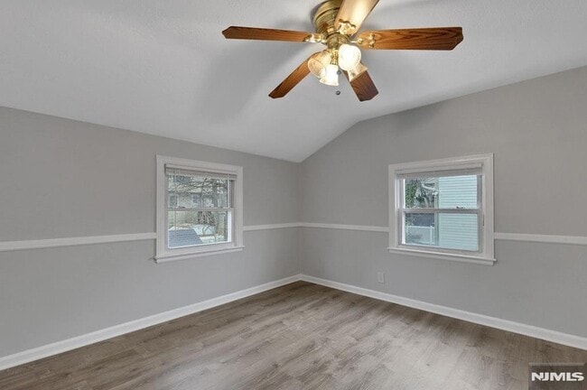 Building Photo - 95 Grove St