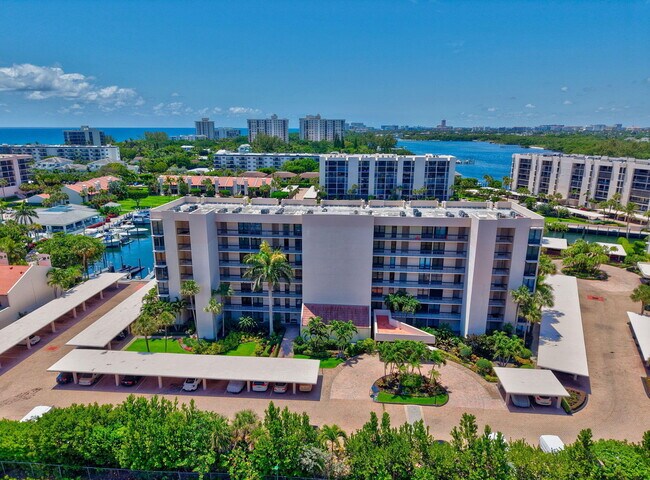 Building Photo - 2707 N Ocean Blvd