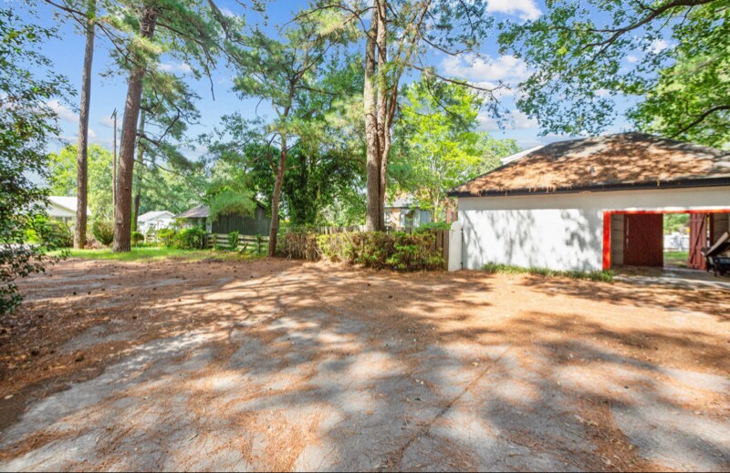 Building Photo - 620 Falls Rd