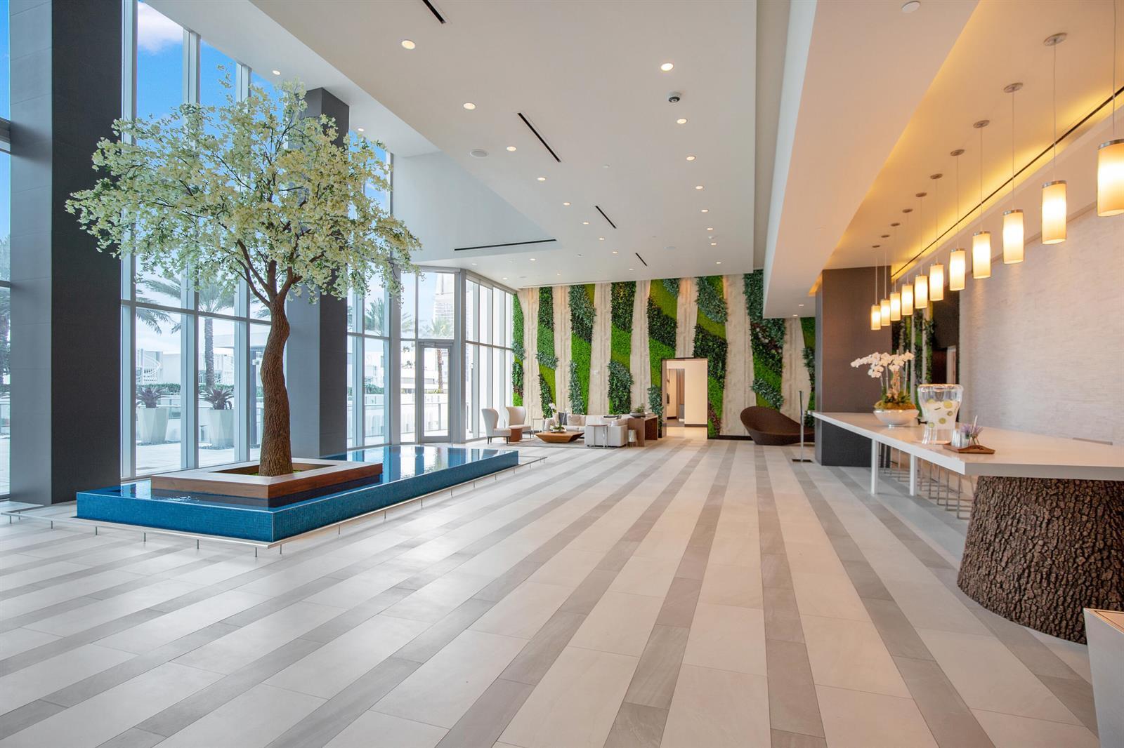 Building Photo - 851 NE 1st Ave