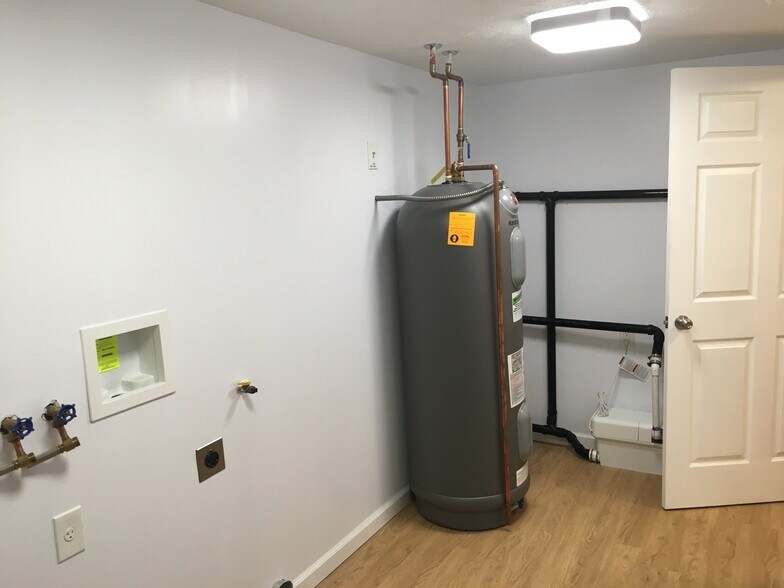 Building Photo - 203 Rockridge Rd