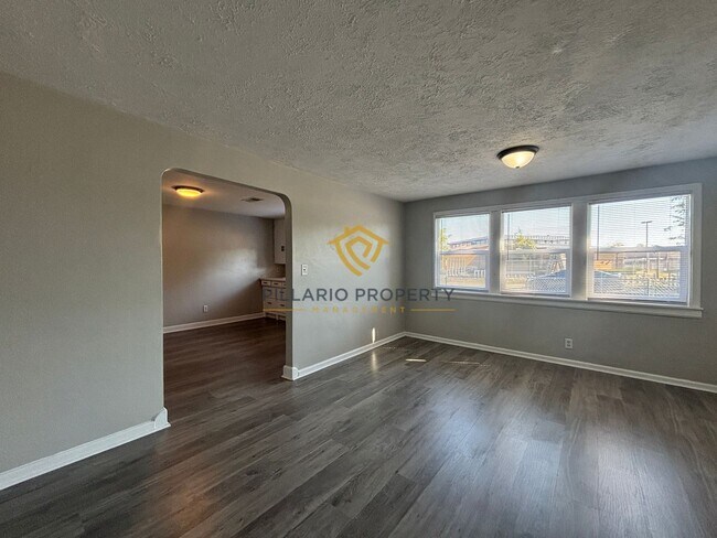 Building Photo - 3021 Delaware St