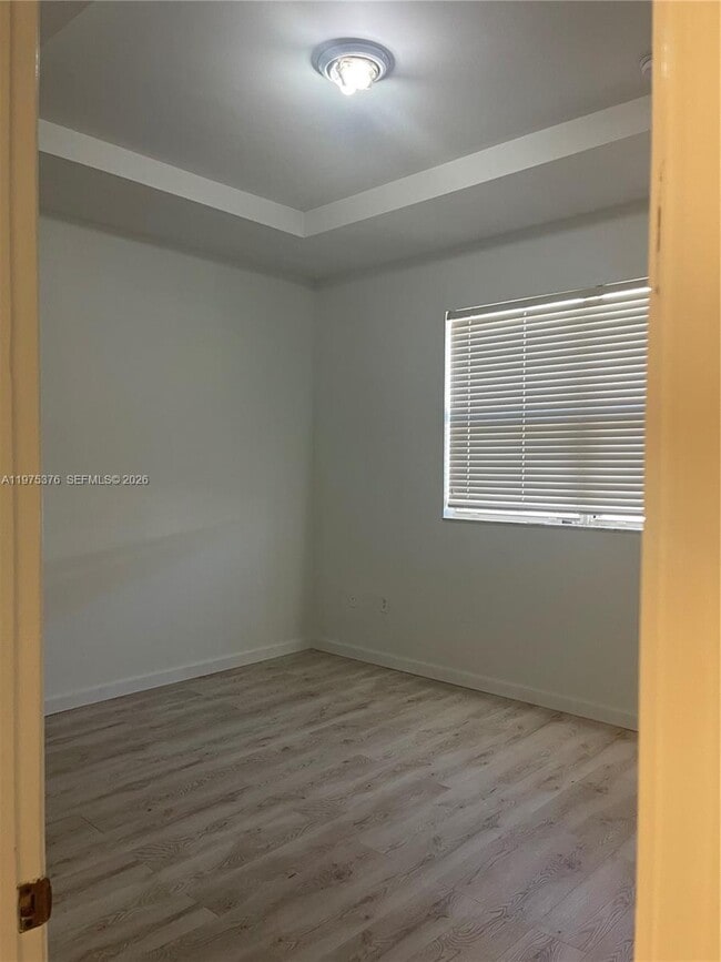 Building Photo - 942 NE 42nd Pl