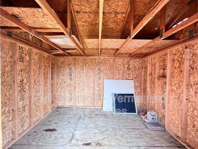 Building Photo - 683 Golden Meadow Ave