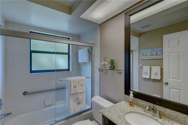 Building Photo - 6101 SE Landing Way