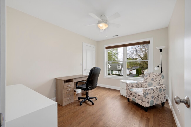 Building Photo - 430 S Highland Ave