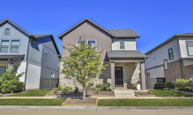 Building Photo - 18618 Admiration Dr