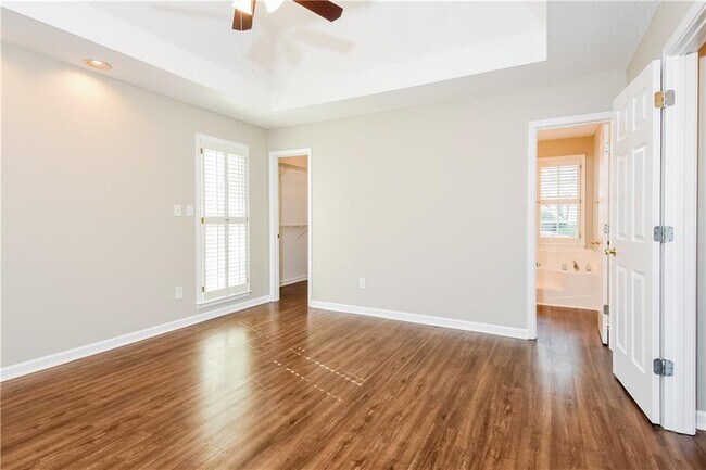 Building Photo - 316 Kings Walk