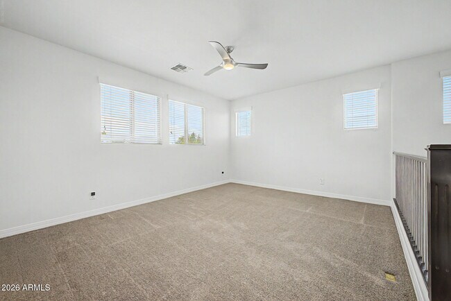 Building Photo - 15912 W Sierra St