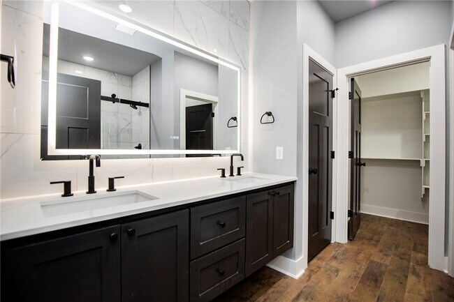 Building Photo - 47 Overton Dr