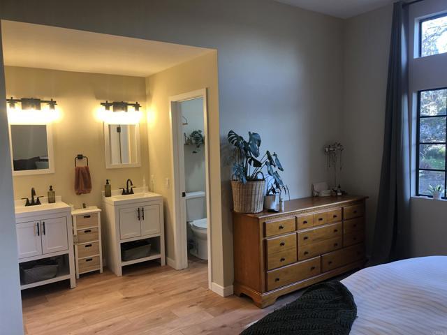 Building Photo - 2861 Andover Ave