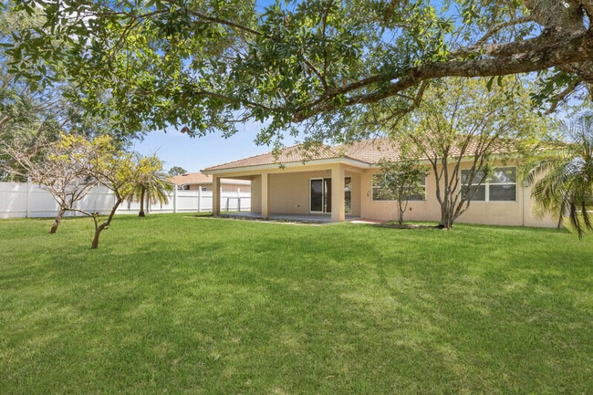 Building Photo - 22 Rocking Horse Dr