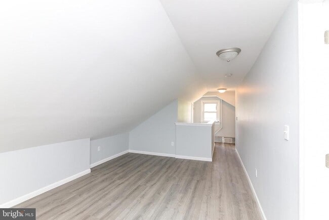 Building Photo - 516 Brooke Ave