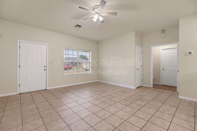 Building Photo - 109 Apple Ln