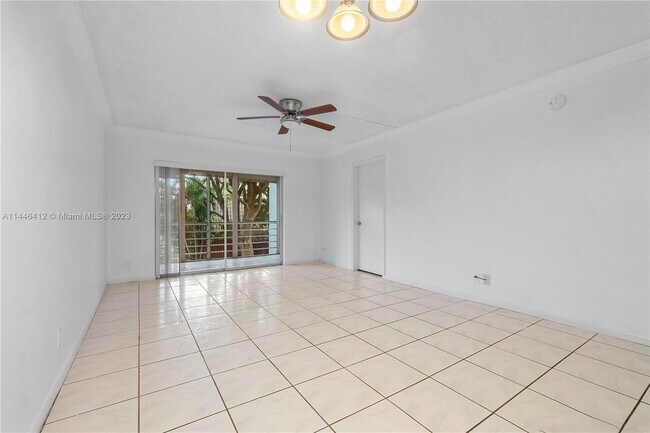 Building Photo - 1638 Embassy Dr