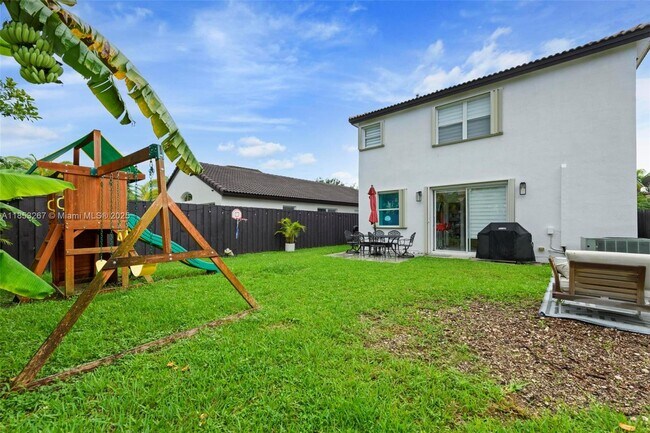 Building Photo - 1525 SE 20th Pl