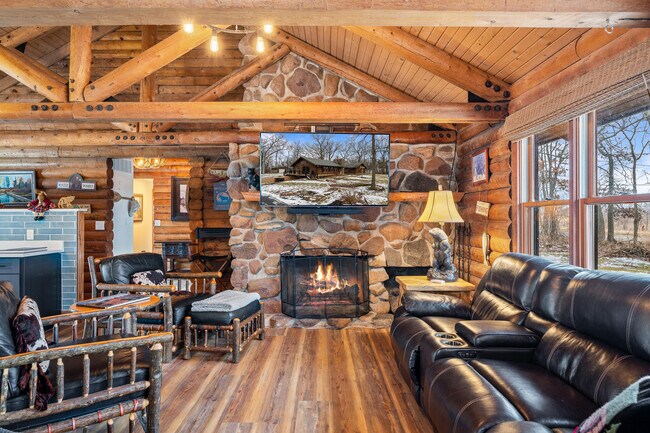 Building Photo - N1508 Wildwood Rd