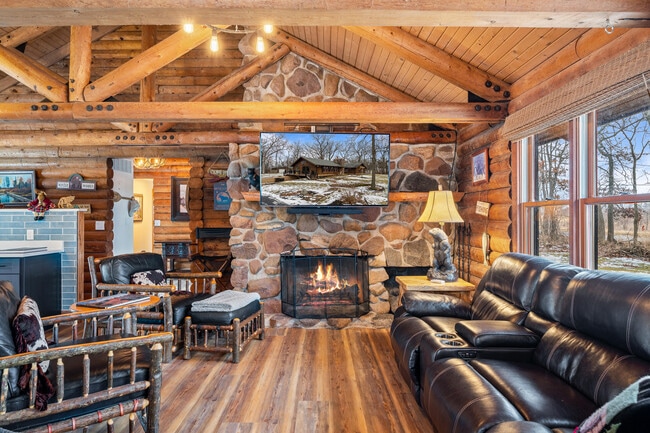 Building Photo - N1508 Wildwood Rd