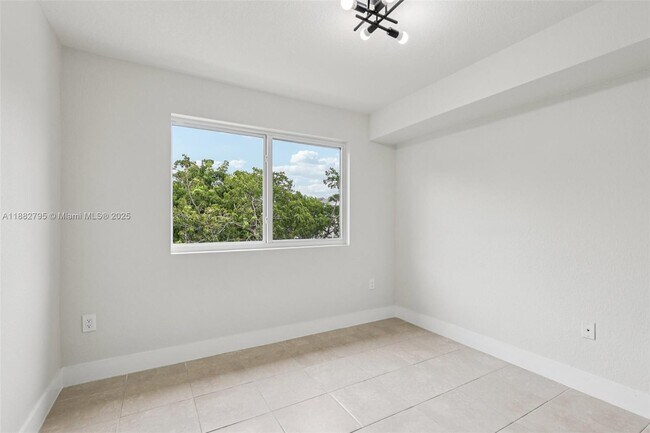 Building Photo - 15470 SW 284th St