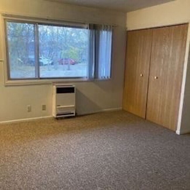 Interior Photo - Zeisler St Apartments