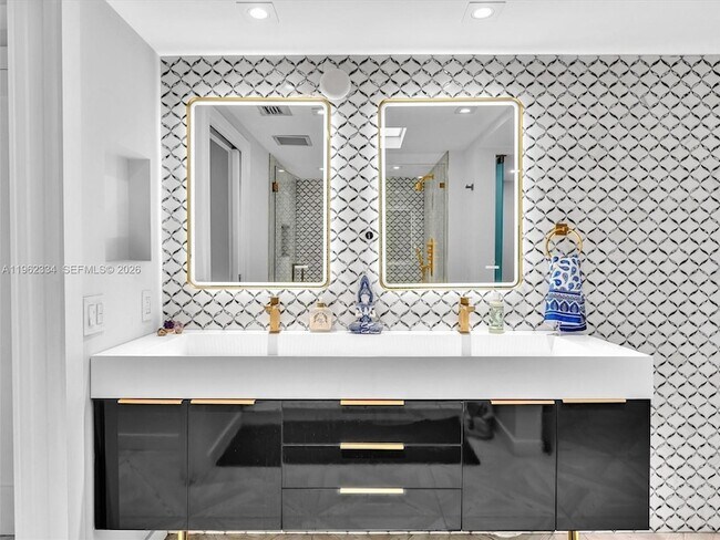 Building Photo - 101 Crandon Blvd