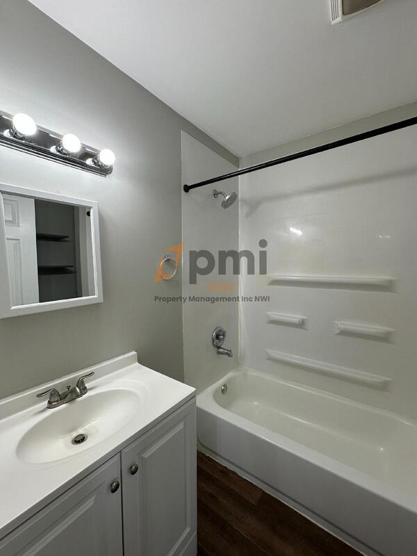 Building Photo - 12910 S Cline Ave