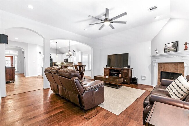 Building Photo - 2911 Fair Chase Dr