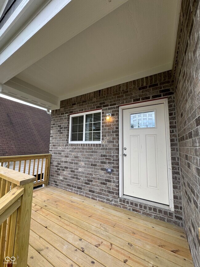 Building Photo - 2145 Columbia Ave