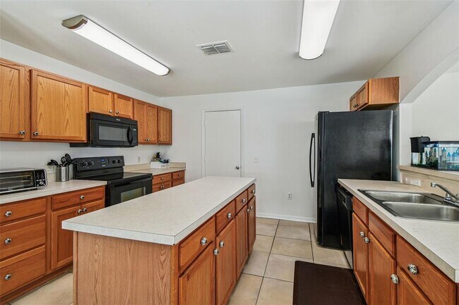 Building Photo - 2822 Mingo Dr