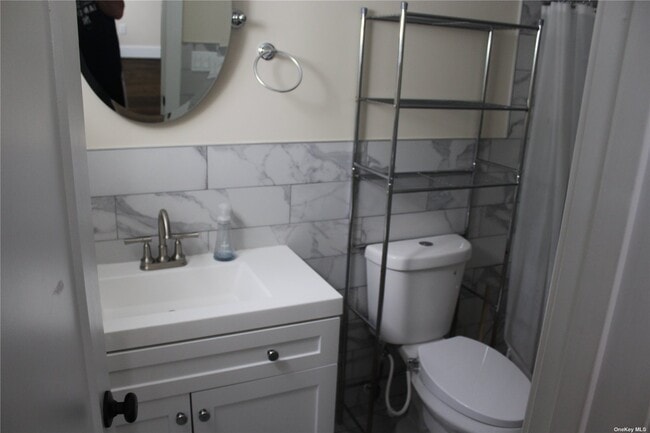 Building Photo - 9 Sinclair St