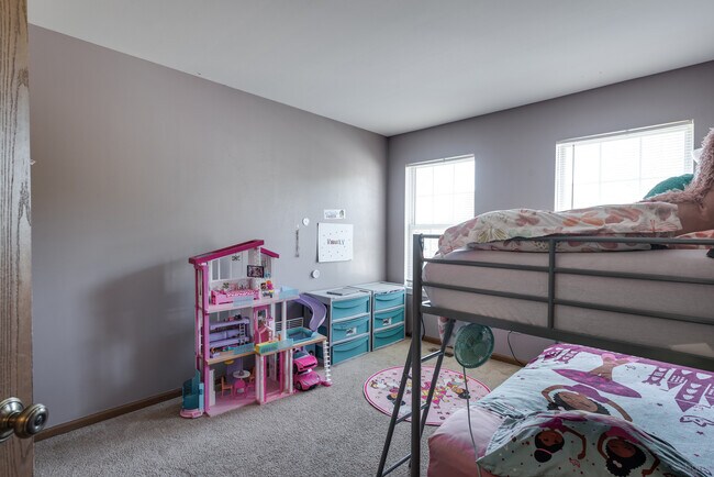 Building Photo - 2844 Skylane Dr