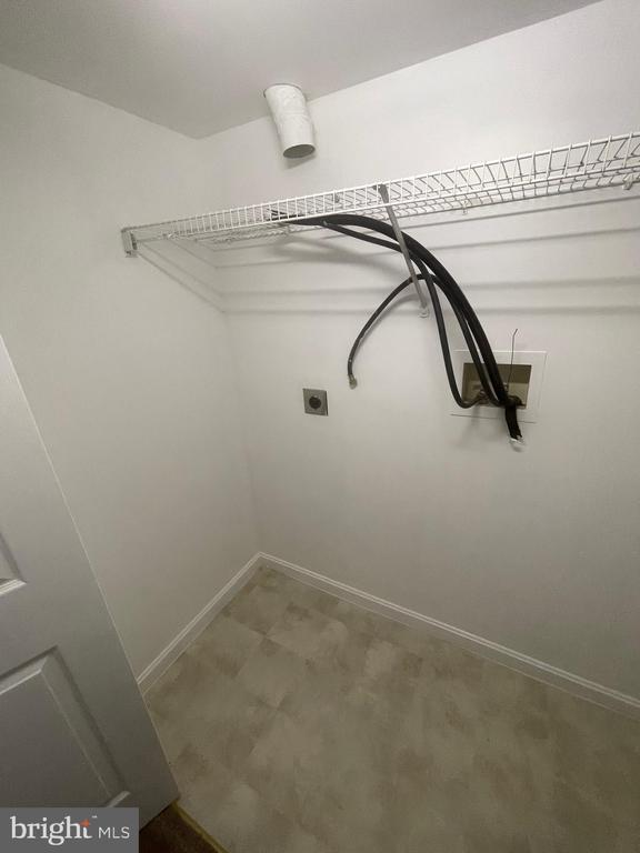 Building Photo - 363 Stonehedge Ln