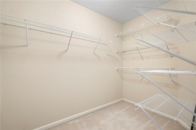 Building Photo - 870 Longstone Landing