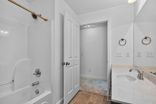 Building Photo - 8605 Peckham Ln