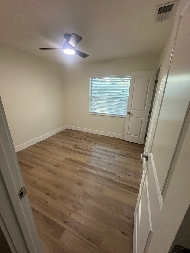 Building Photo - 3111 W Spruce St