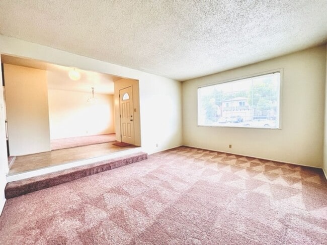 Building Photo - Move-In Ready 4BD/2BA Single Story, Ranch-...