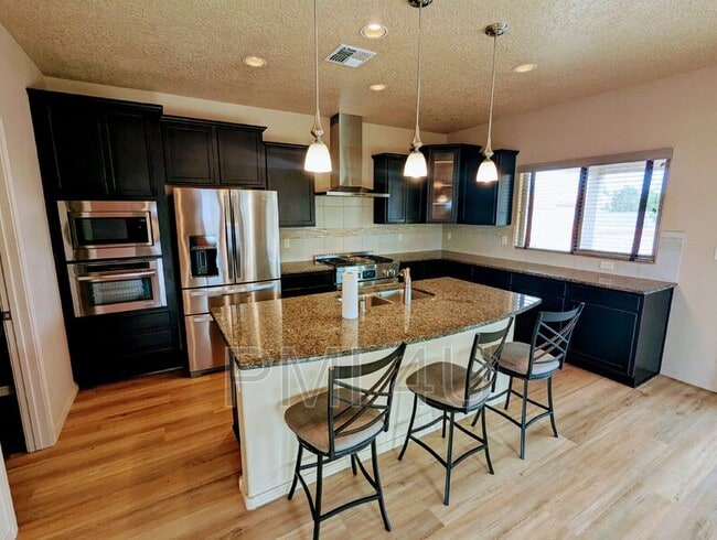 Building Photo - 2317 Garden Rd NE