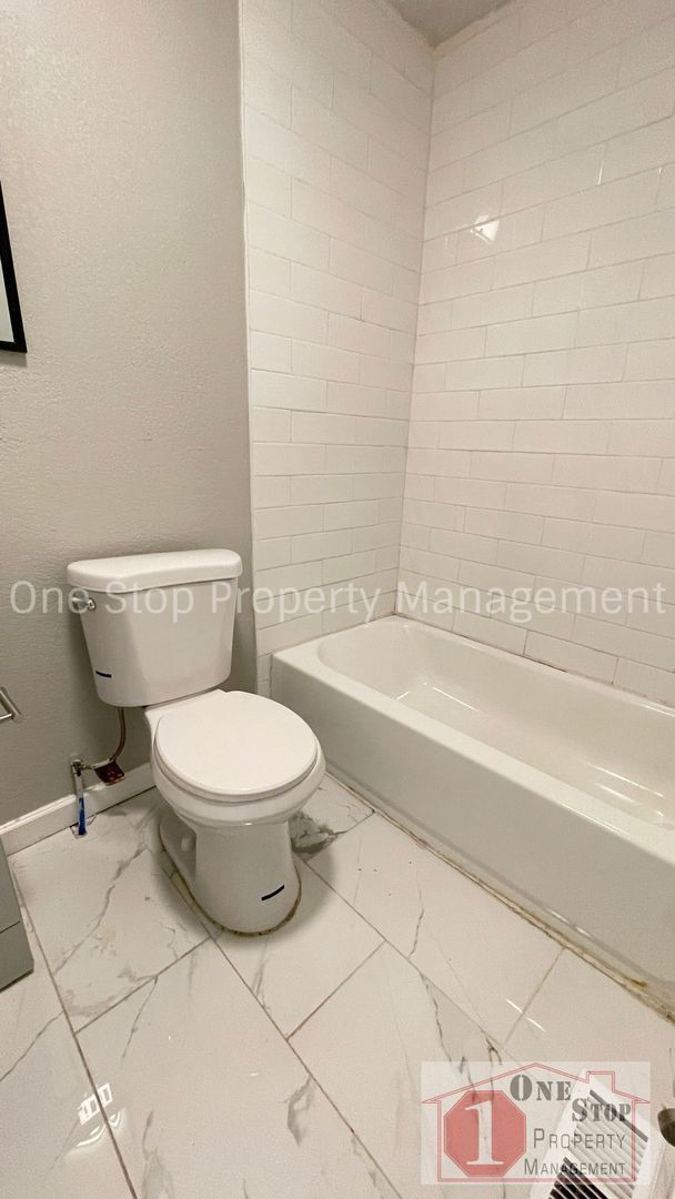 Building Photo - Beautiful 3 Bedroom 1 Bathroom Home in Kan...