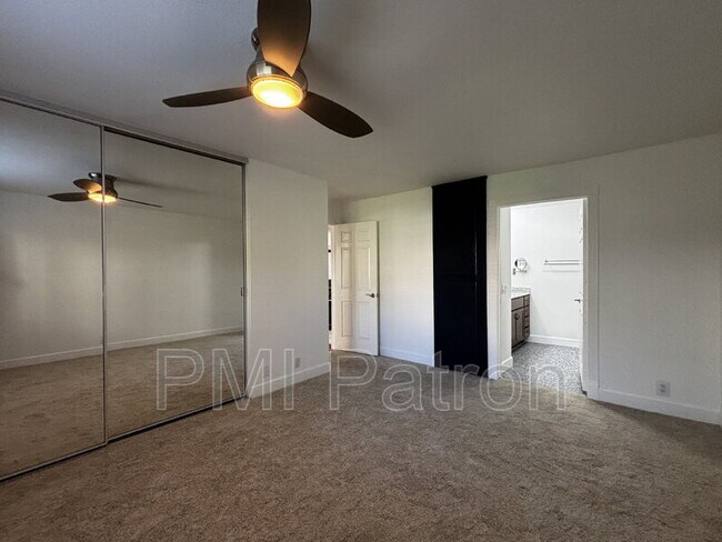 Building Photo - 7422 Seastar Dr