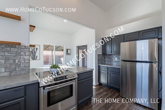 Building Photo - 2581 W Camino De La Joya