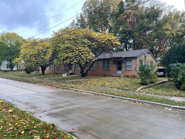 Building Photo - 323 S Weller