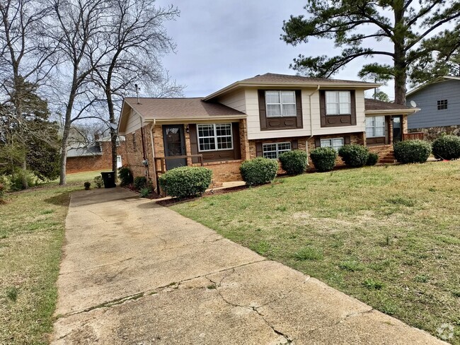 Building Photo - 1304 Park Forrest Dr